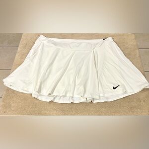 NEW Nike Skort Womens 2x White Tennis Skirt Golf Athletic Tennis Pickleball